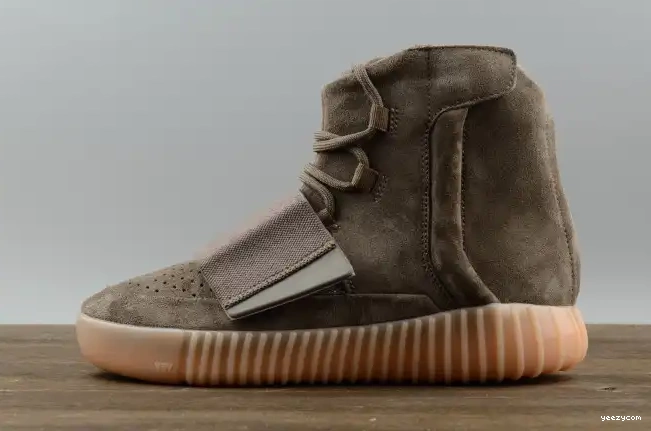 adidas Yeezy Boost Light Brown 750 BY2456 0526